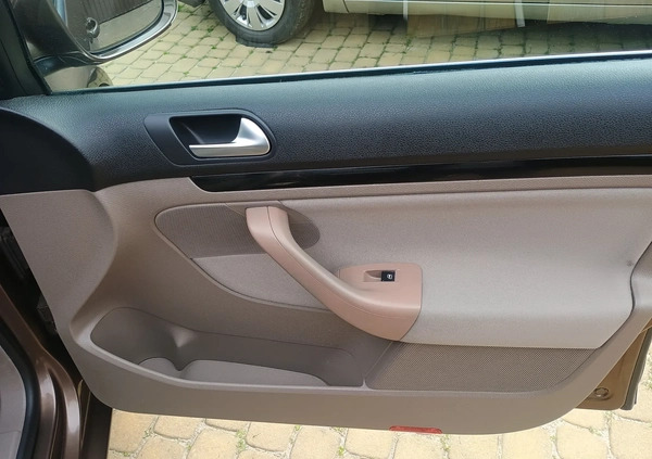 Volkswagen Golf cena 26700 przebieg: 234619, rok produkcji 2011 z Ozimek małe 137